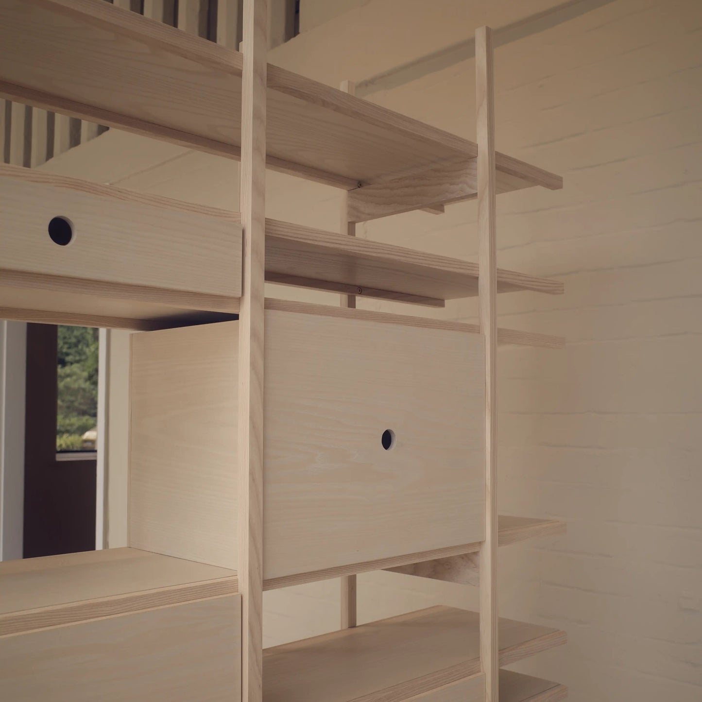 ANTE SHELVES