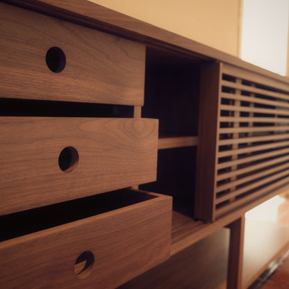 LINE LEGS CONSOLE