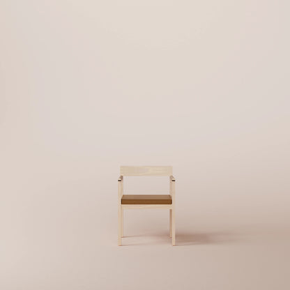 SLOT CHAIR