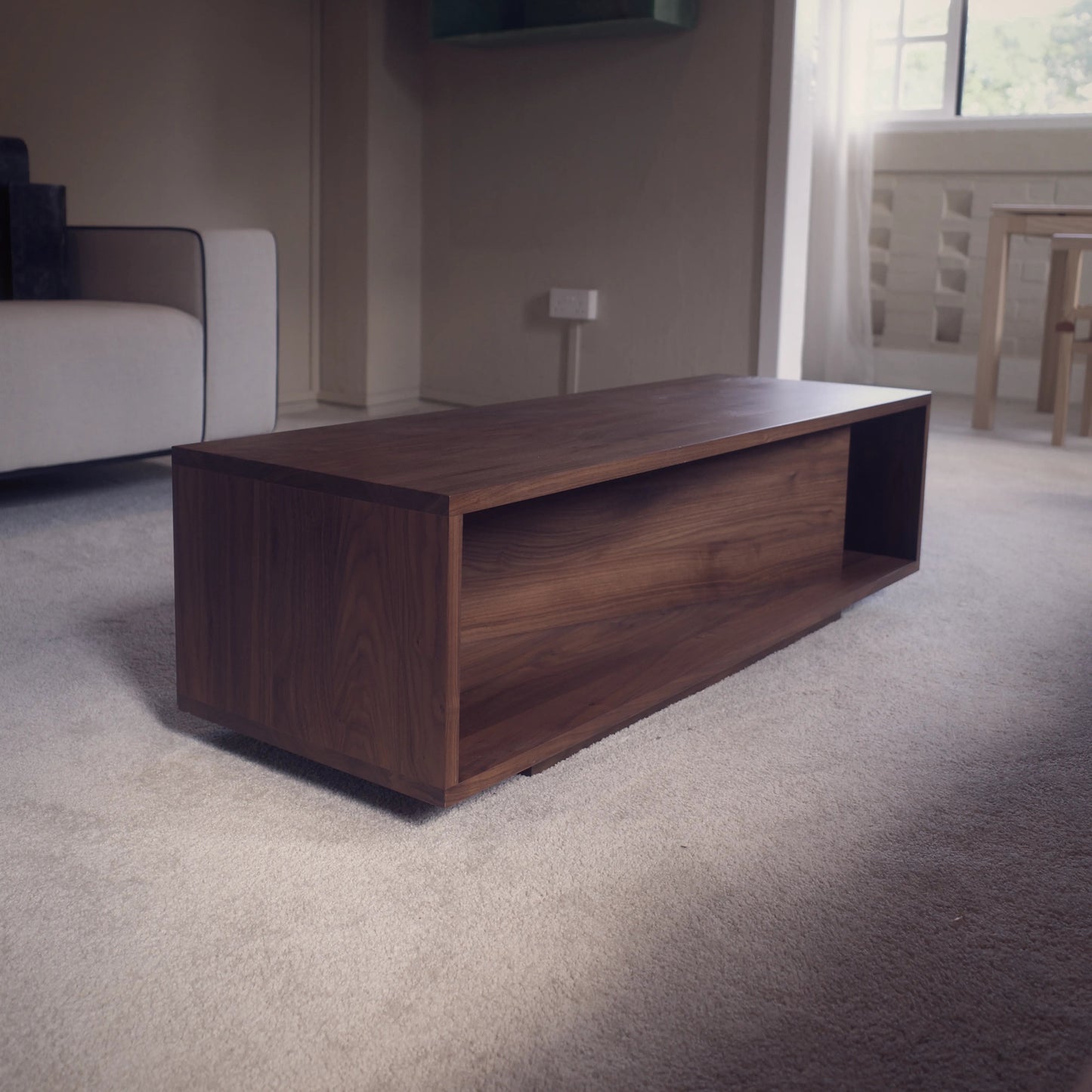 DIVIDE COFFEE TABLE