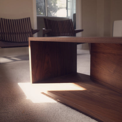 DIVIDE COFFEE TABLE